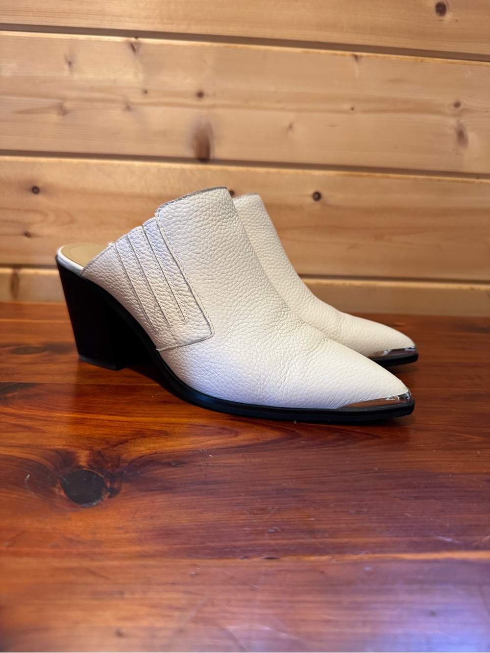 NYDJ Wilma Off White Leather Pointed Toe Mules - Great Condition
